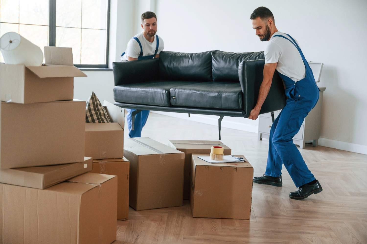 Commercial furniture shipping services in Dallas
