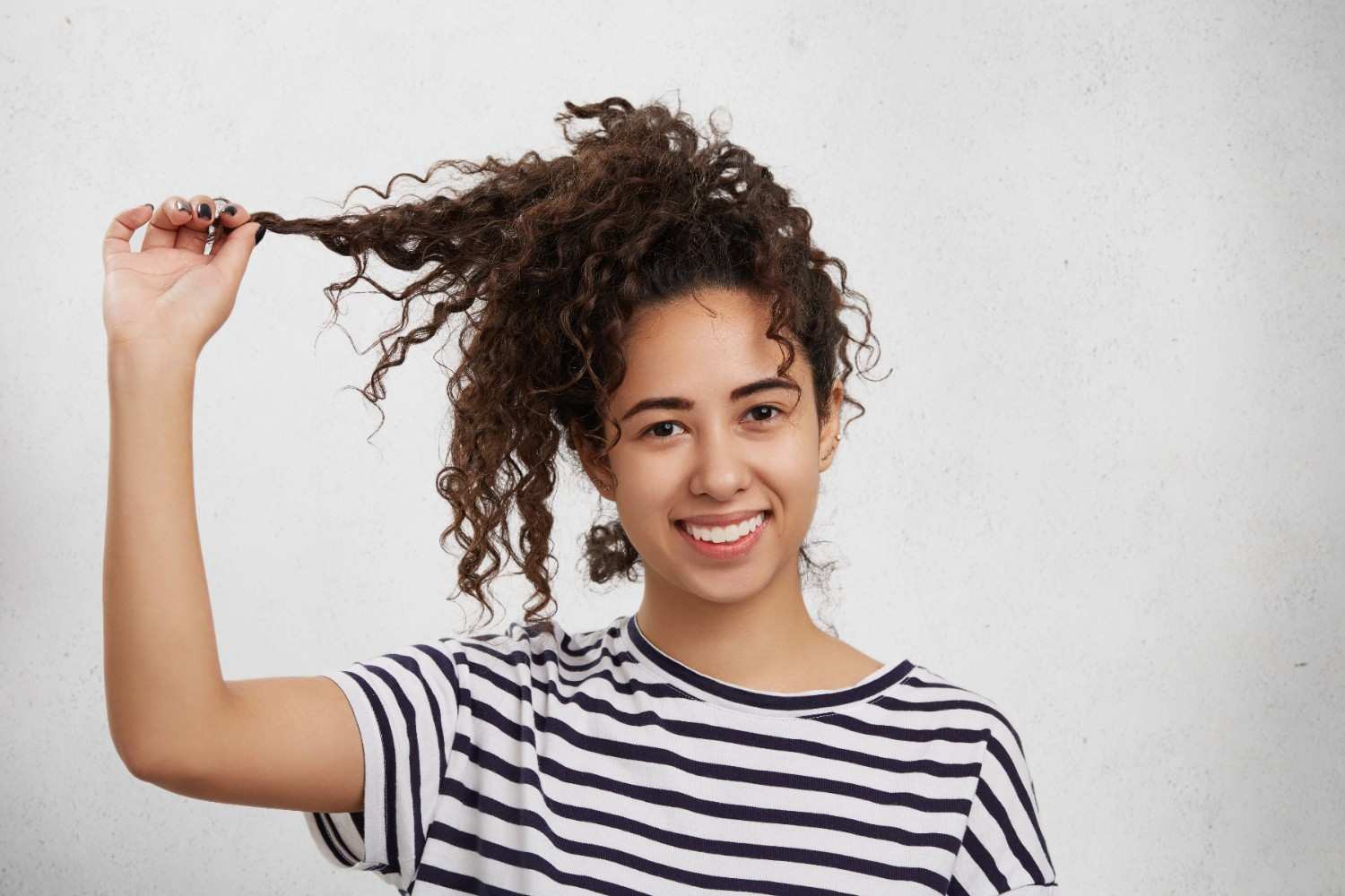 Pro Tips for Long-Lasting Short Hair Curls