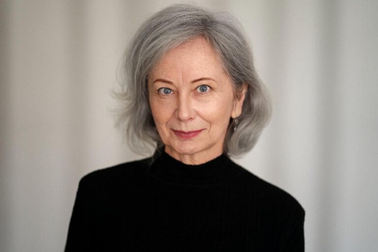 Short Haircuts for Older Women with Thin Hair for Round Faces