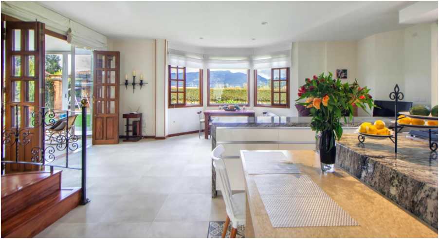 Bringing Nature Indoors: Fresh and Airy Design Ideas